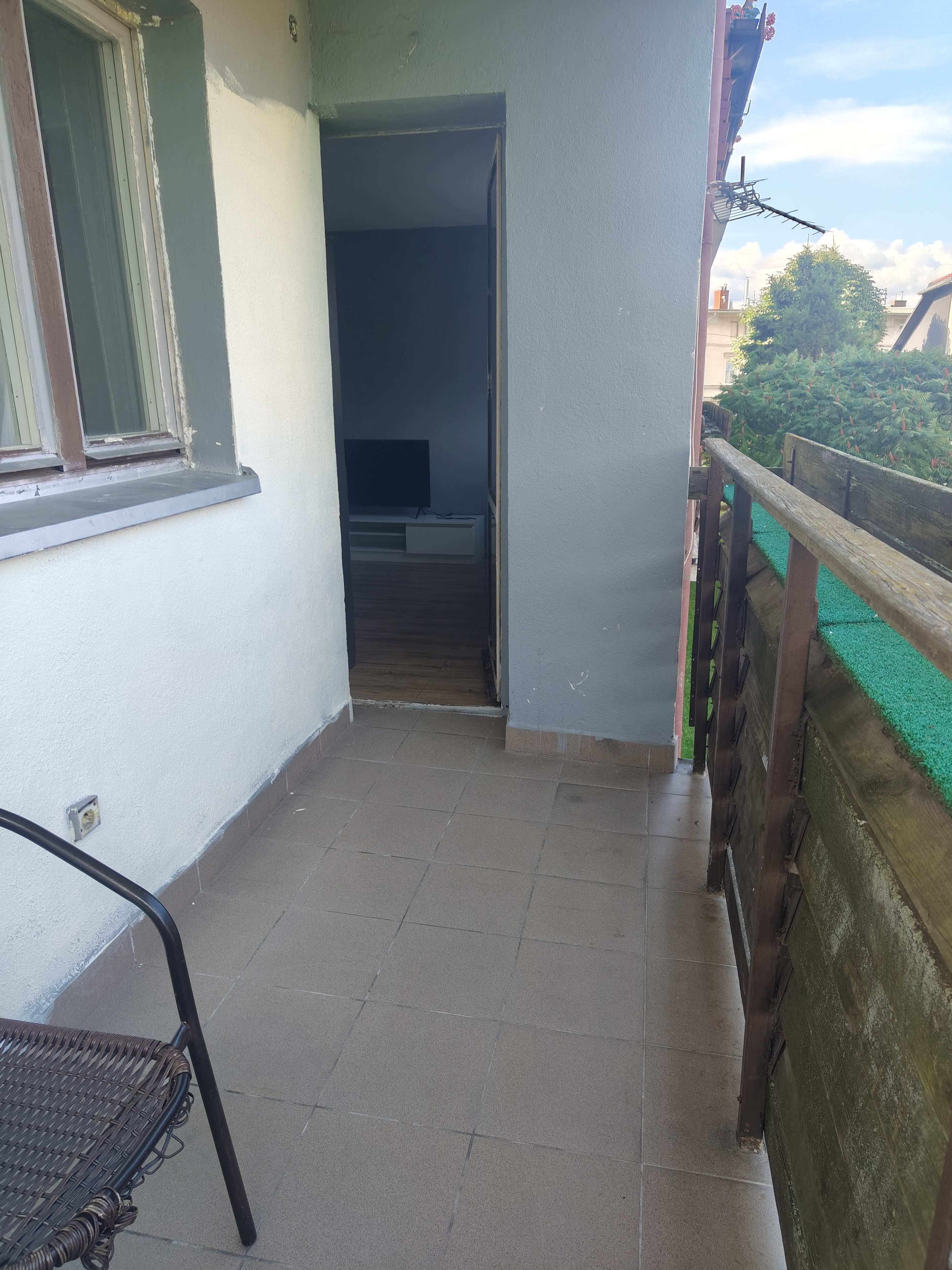 2 pokojowe. Balkon. 1 piętro bloku