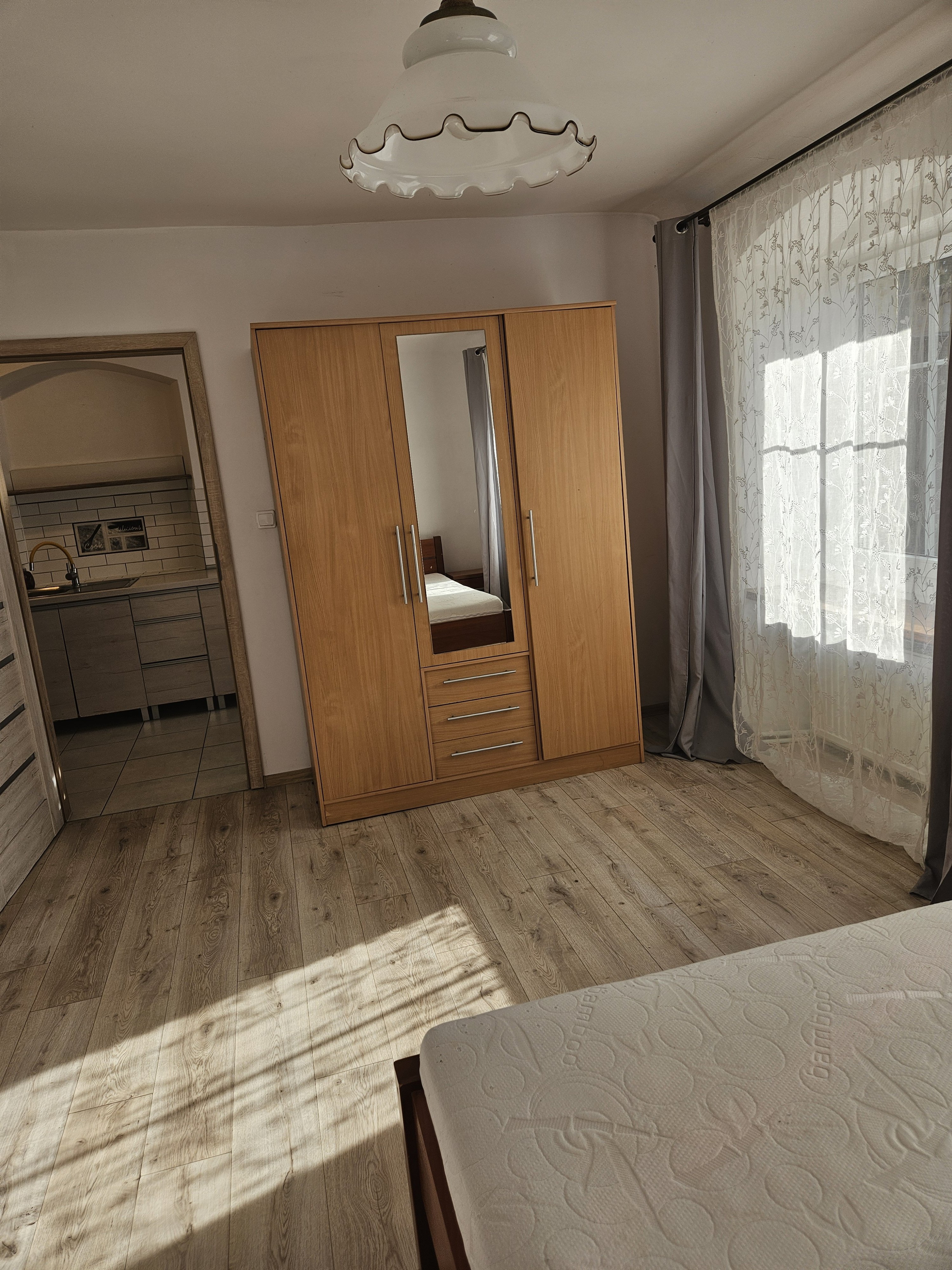 Mam do wynajęcia mieszkanie 2 pokojowe ponad 50 m2 w centrum Jeleniej Góry