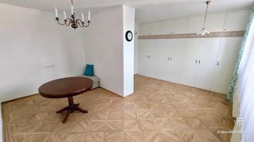 Atrakcyjne, dwupokojowe mieszkanie w świetnej lokalizacji.