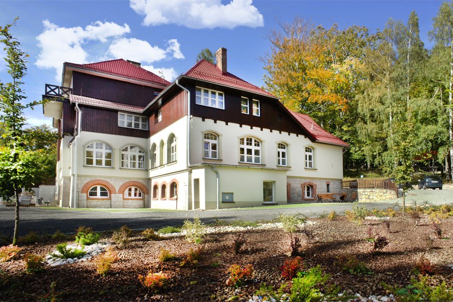 Sudecki Dom Seniora „Słoneczna Polana” zatrudni Opiekuna / Opiekunkę