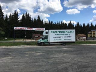 Przeprowadzki kompleksowe z ekipą do załadunku. 25 lat doświadczenia