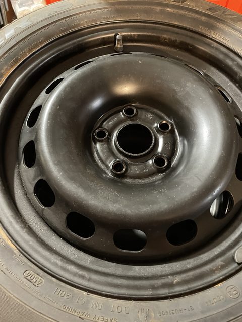 Sprzedam  4 felgi stalowe do Audi 100,200 .