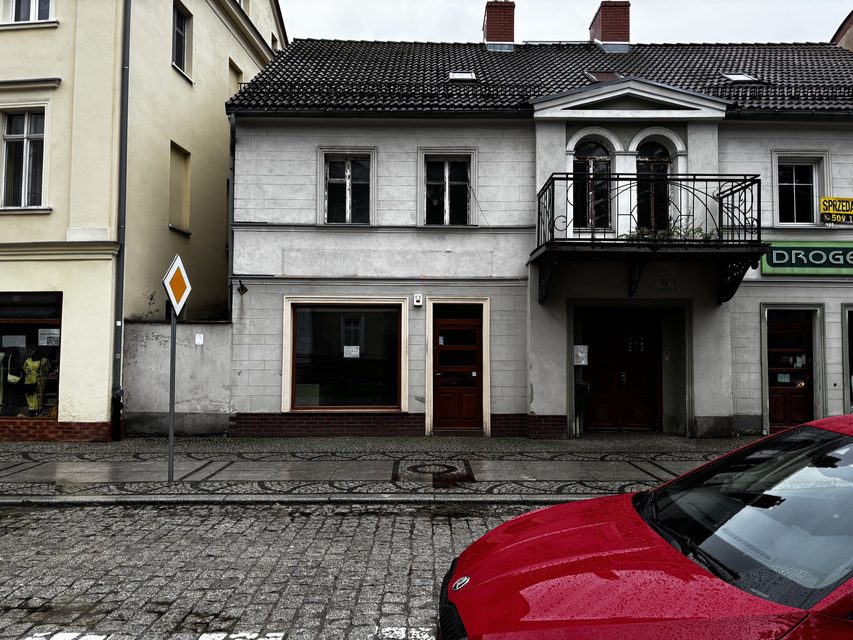 Sprzedam lokal handlowo-usługowy 2 centrum  Cieplic