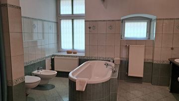 Duże mieszkanie w Cieplicach przy Pl.Piastowskim