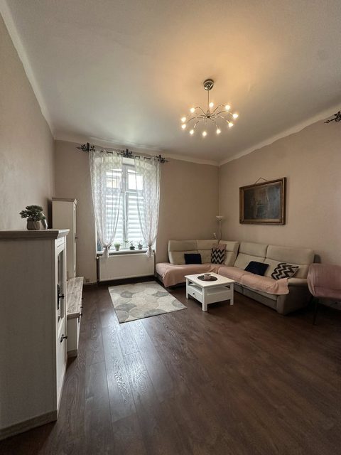 Przestronne 3-pokojowe mieszkanie 78 m² z ogródkiem – centrum Jeleniej Góry