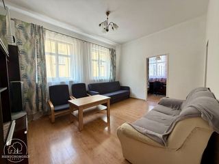Dwupokojowe mieszkanie - idealne pod booking - 1piętro - Plac Ratuszowy - 285 tys!