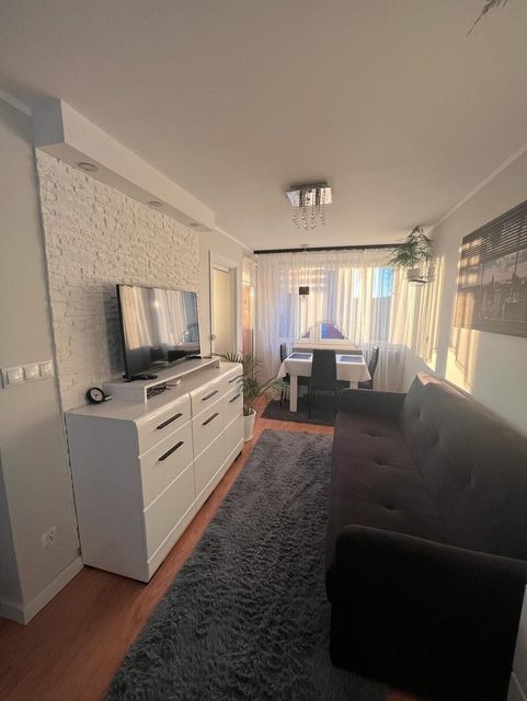 Wynajmę mieszkanie dwupokojowe na Zabobrzu, balkon z widokiem, dostępne od zaraz