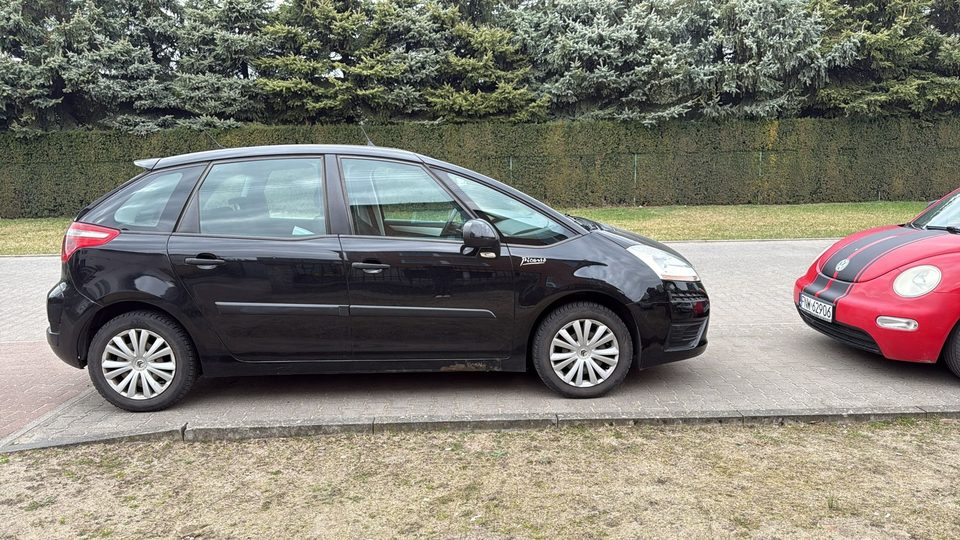 Sprzedam citroen csara.2010 rok diesel.stam dobry 4.700
