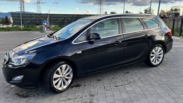 Opel Astra J Sports Tourer 1.4 Turbo 140KM