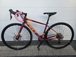 Rower gravel FELT 50 FIT WOMEN-SORA,tarczówki,2x9,rozmiar 47-zadbany