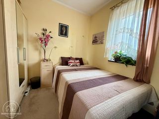 Parter domu w Jeżowie Sudeckim - garaż w bryle - ogród - taras z widokiem na góry