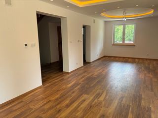 Dom 300m2, 5 pokoi, garaż, parking, dwa balkony w Jeleniej Górze