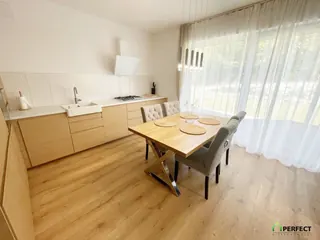 Nowoczesny dom w zabudowie bliźniaczej / 2024 rok / Cieplice