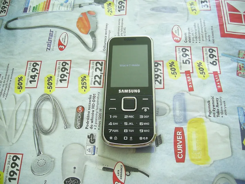 Klasyczny telefon Samsung GT-C3530