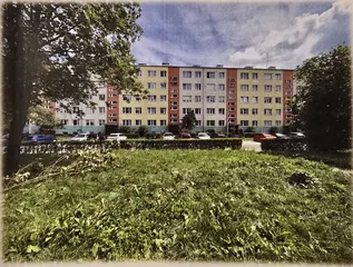 Zarząd Jeleniogórskiej Spółdzielni Mieszkaniowej  ogłasza pisemny przetarg nieograniczony -przeniesienie odr. wł. lokalu mieszkalnego  przy ul. Karłowicza 4/44